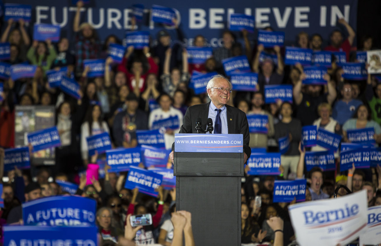 BERNIE-GALLERY-MARCH11-03262016204531